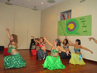 Gala de Navidad 2015 Nadia y las chicas de danza de vientre 01