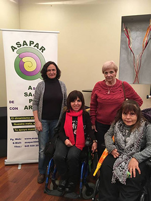 Doña María Dolores Raigón y miembros de la directiva de ASAPAR